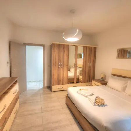 Apartmán Spacious & Modern 3 Bedroom Near Seafront Jbor1-1