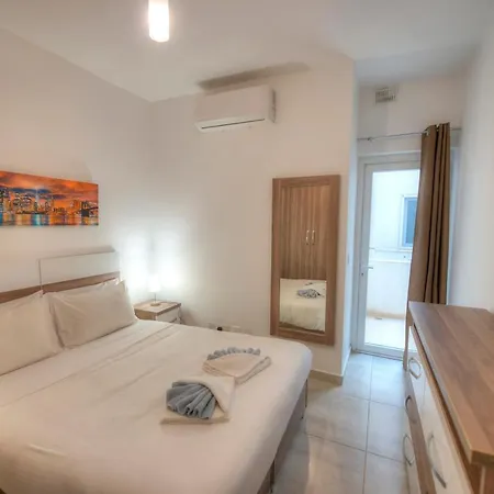 Spacious & Modern 3 Bedroom Near Seafront Jbor1-1 *