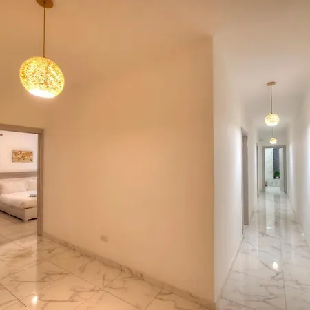 Spacious & Modern 3 Bedroom Near Seafront Jbor1-1 *